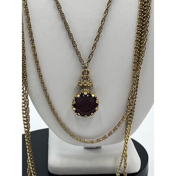 Goldette Vintage Purple Glass Intaglio Cameo Silhouette 3 Strand Chain Necklace - Picture 2 of 16